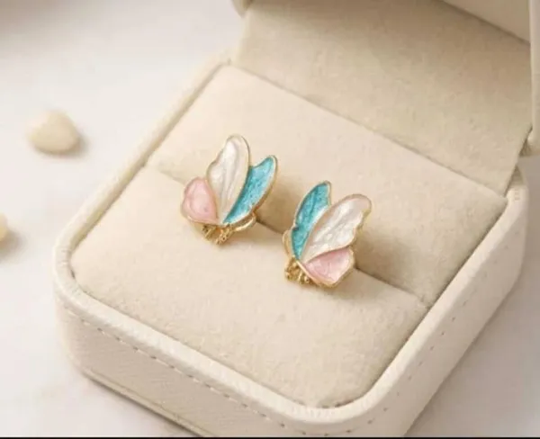 Heart_Pendant_Necklace_And_Butterfly_Stud_Earrings_Set