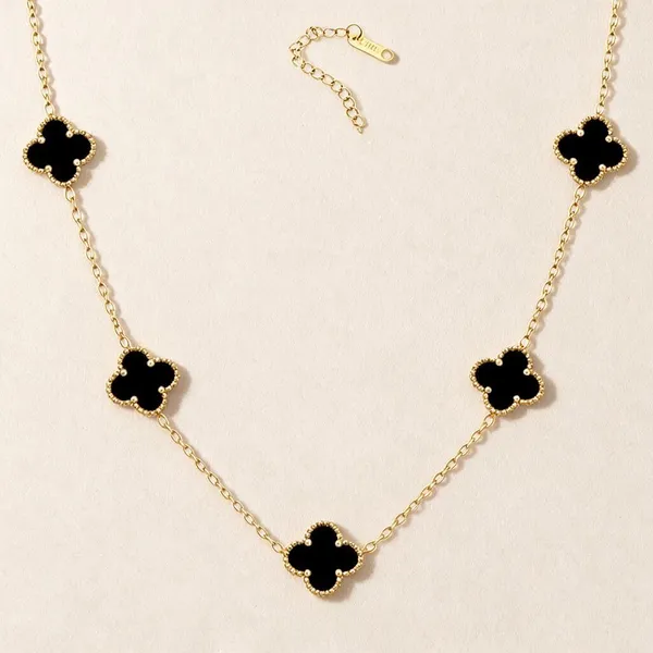 Gold_Plated_Clover_Pendant_Necklace