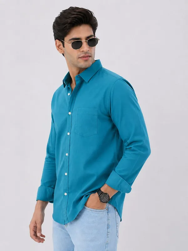 Ocean_Blue_Cotton_Tailored_Fit_Solid_Shirt_For_Men