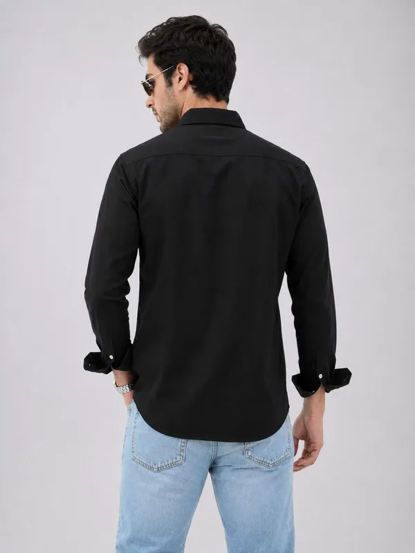 Black_Cotton_Tailored_Fit_Solid_Shirt_For_Men