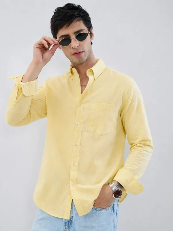 Netto_Uomo_Men_Solid_Casual_Light_Yellow_Shirt
