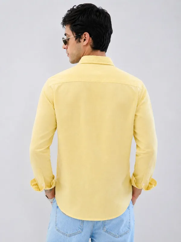 Netto_Uomo_Men_Solid_Casual_Light_Yellow_Shirt