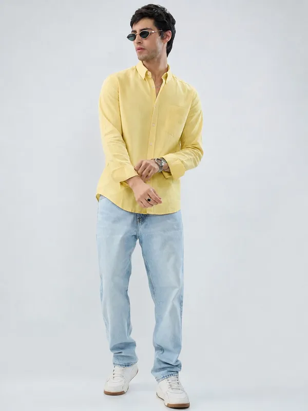 Netto_Uomo_Men_Solid_Casual_Light_Yellow_Shirt