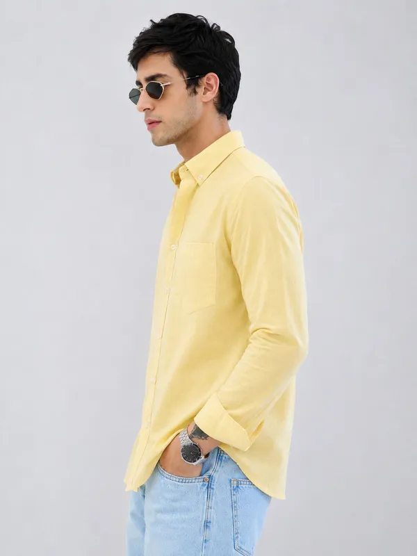 Netto_Uomo_Men_Solid_Casual_Light_Yellow_Shirt
