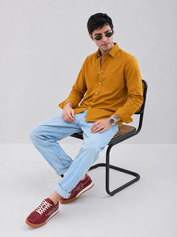 Mustard_Cotton_Regular_Fit_Solid_Shirt_For_Men