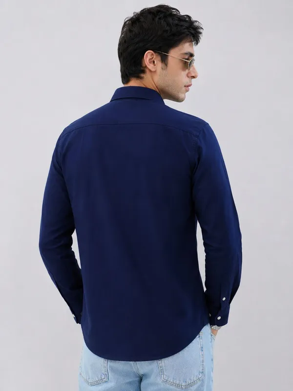 Navy_Blue_Cotton_Regular_Fit_Solid_Shirt_For_Men