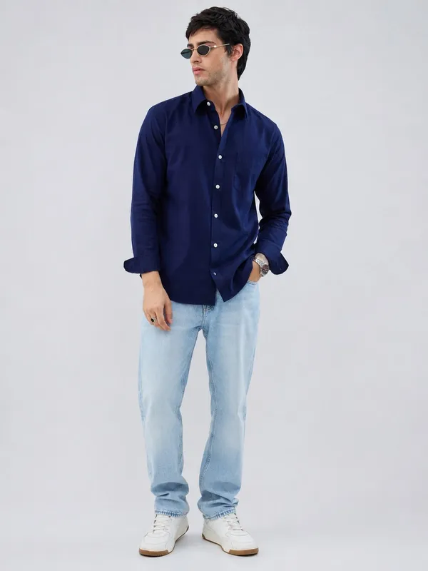 Navy_Blue_Cotton_Regular_Fit_Solid_Shirt_For_Men
