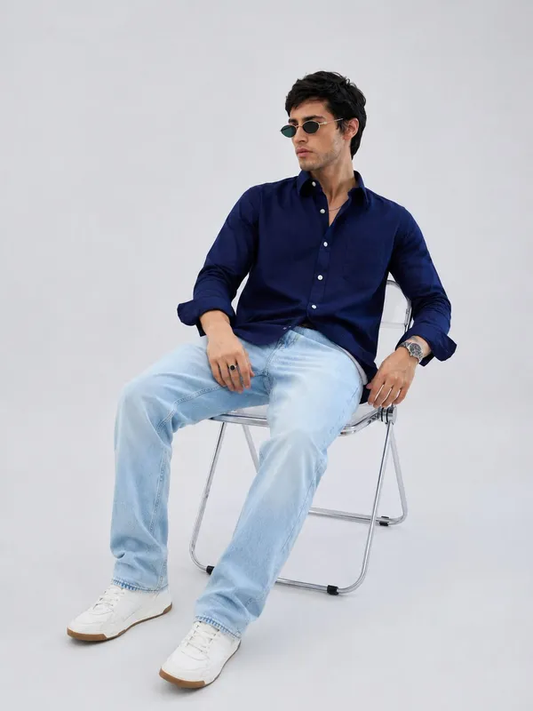 Navy_Blue_Cotton_Regular_Fit_Solid_Shirt_For_Men