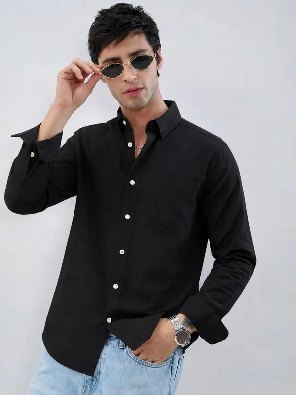 Netto_Uomo_Men_Solid_Casual_Black_Shirt