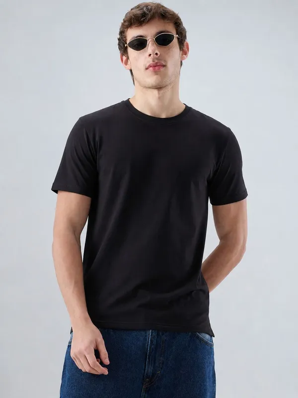 Black_Cotton_Regular_Fit_Solid_T_Shirt_For_Men