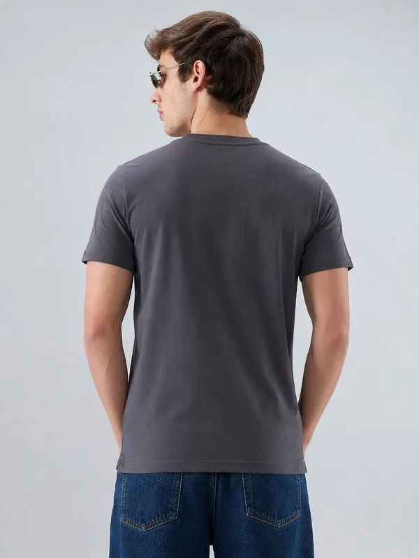 Dark_Grey_Cotton_Regular_Fit_Solid_T_Shirt_For_Men