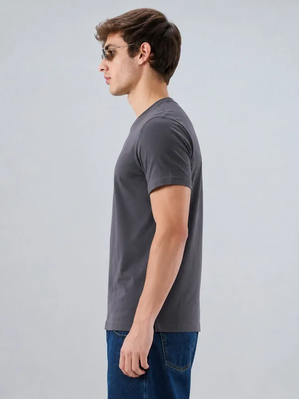 Dark_Grey_Cotton_Regular_Fit_Solid_T_Shirt_For_Men