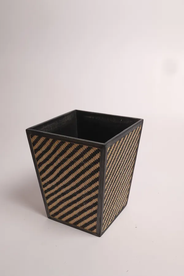 Bamboo_Magazine_Holder