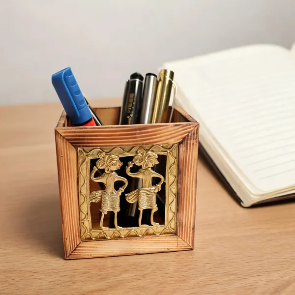 Pine_Dokra_Pen_Stand
