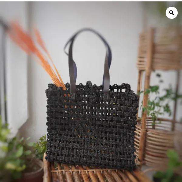 Mesh_Bag-_Black(Leather_Handles)