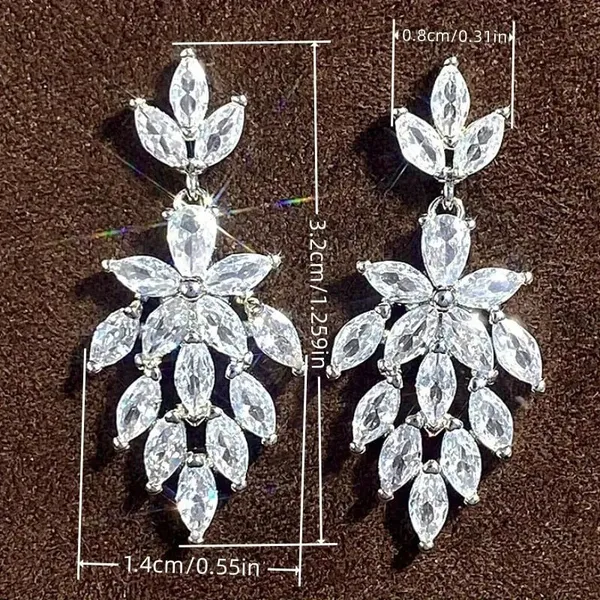 Silver_Brass_Pendant_Necklace_For_Women