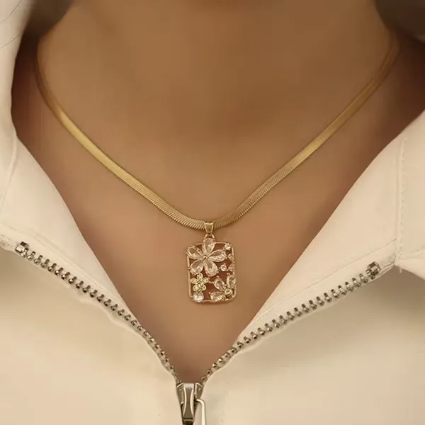 Gold_Tone_Floral_Pendant_Necklace_for_Women