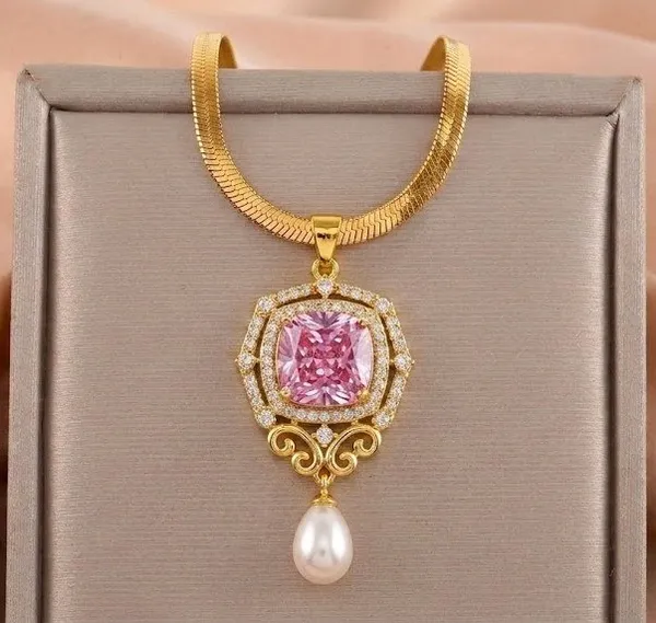 Gold_Brass_Necklace_For_Women