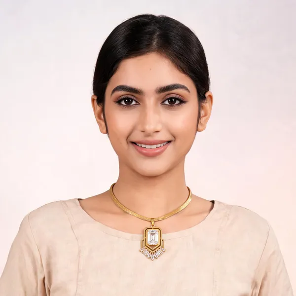 Gold_Brass_Pendant_Necklace_For_Women