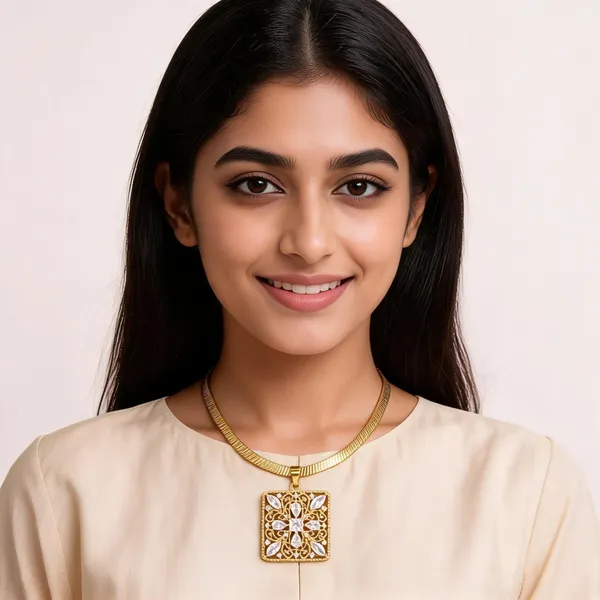 Gold_Brass_Pendant_Necklace_For_Women