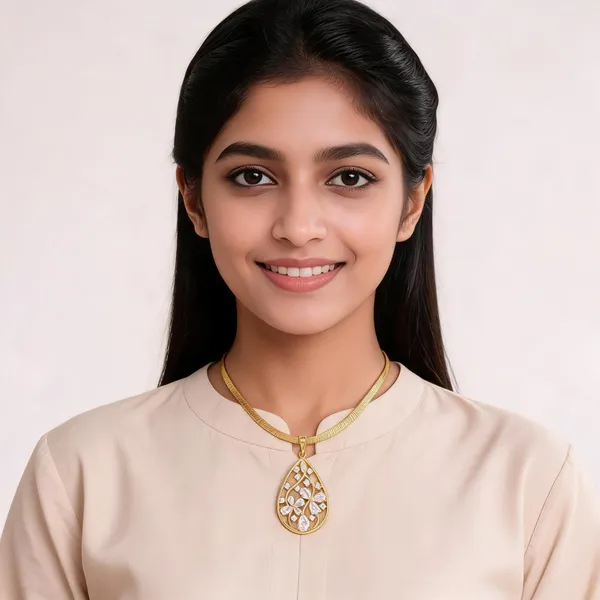Gold_Brass_Pendant_Necklace_For_Women