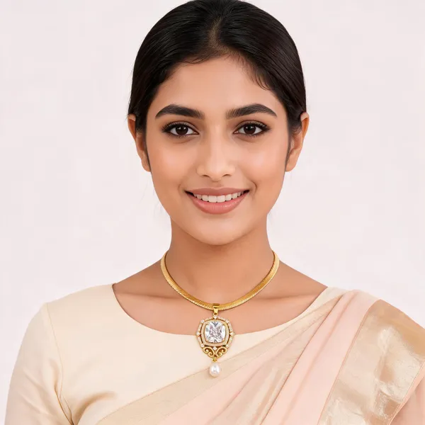Gold_Brass_Pendant_Necklace_For_Women