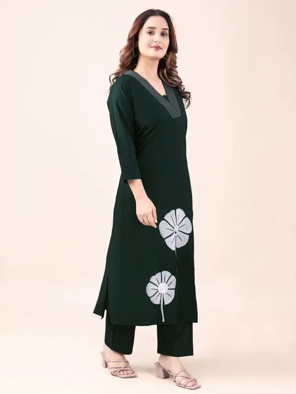 Dark_Green_Pure_Cotton_Floral_Print_Straight_Kurta_Set_For_Women