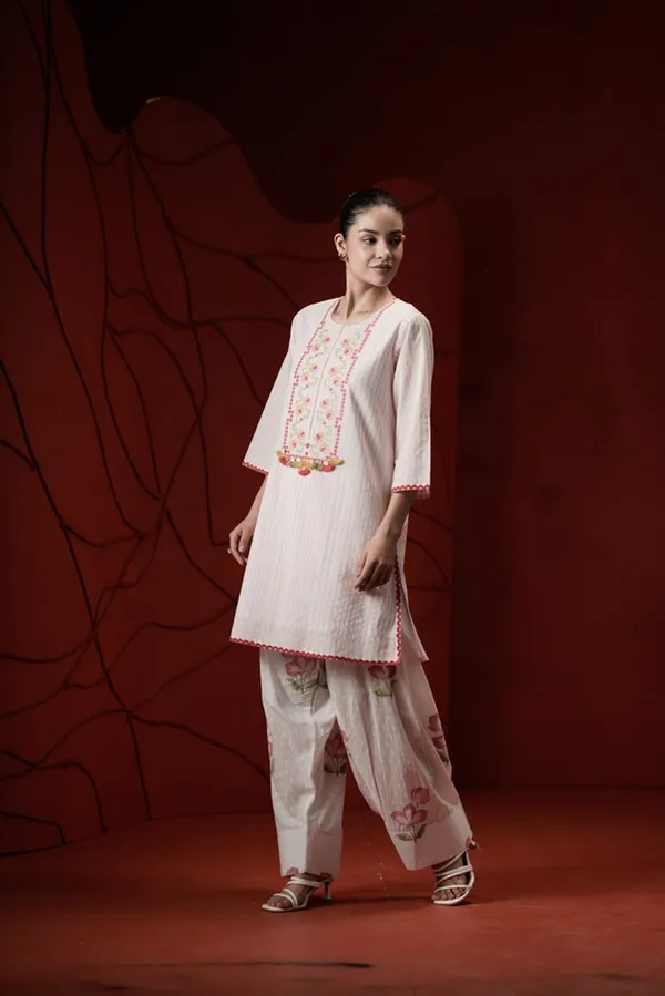 White_Pure_Cotton_Floral_Embroidered_Straight_Kurta_Set_For_Women