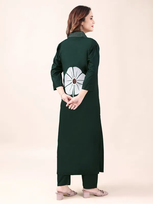 Dark_Green_Pure_Cotton_Floral_Print_Straight_Kurta_Set_For_Women