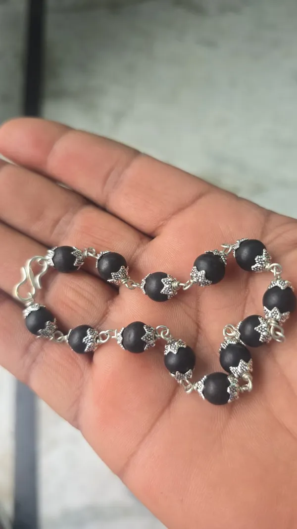 Premium_Karungali_Bracelet_with_German_Silver_Capping
