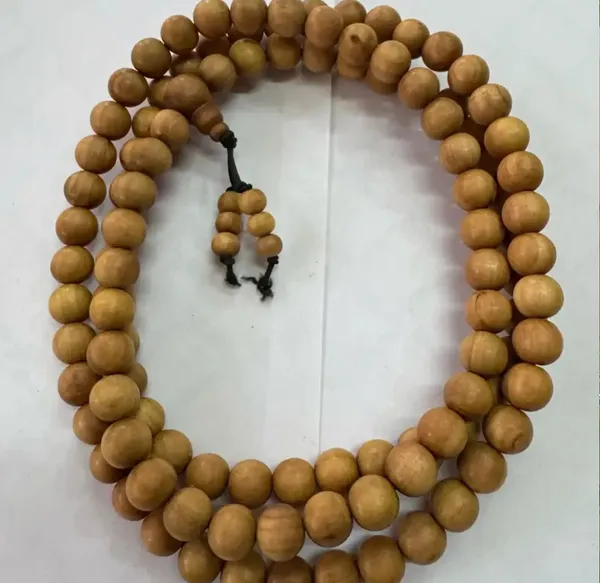 Pure_White_Sandalwood_Mala_(108_Beads)
