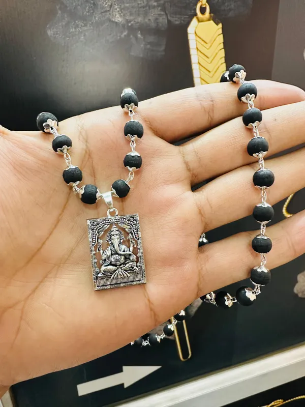 Premium_Karungali_Bracelet_With_German_Silver_Capping