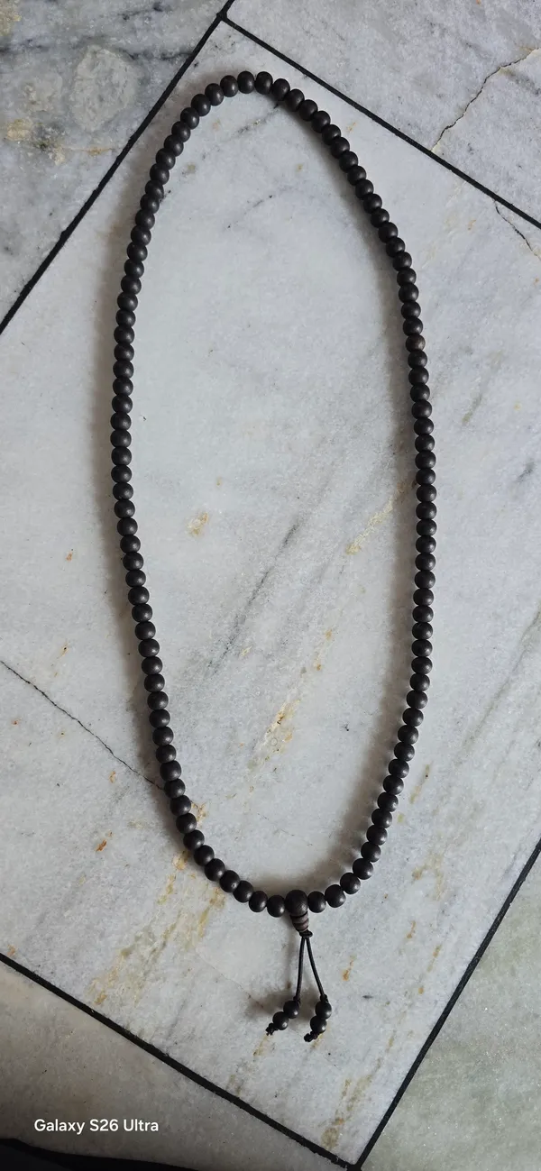 Authentic_Karungali_Mala_108_Beads_With_Elastic_1_Guru_Beads