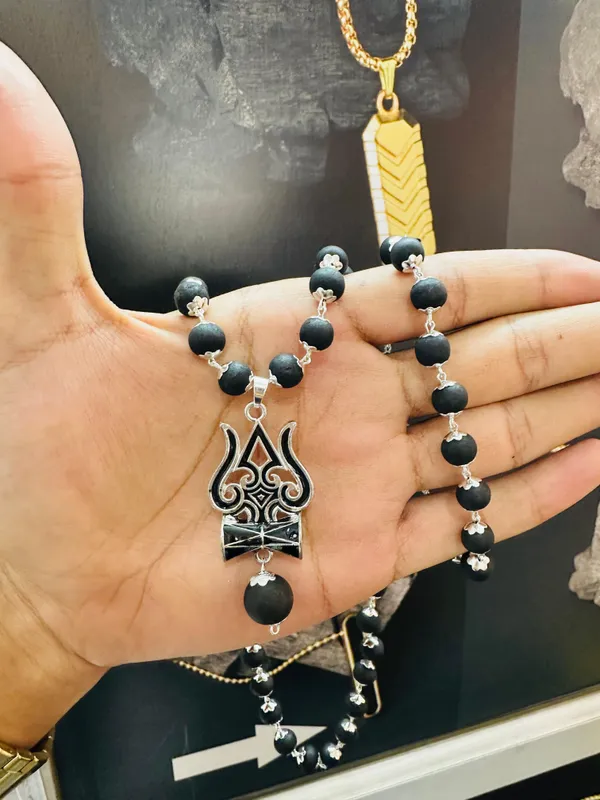 Premium_Karungali_Bracelet_With_German_Silver_Capping