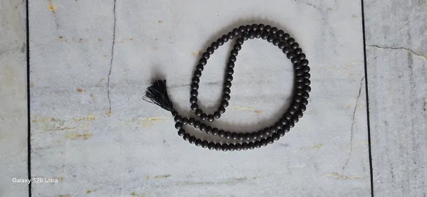 Authentic_Karungali_Mala_108_Beads_With_Black_Tassel