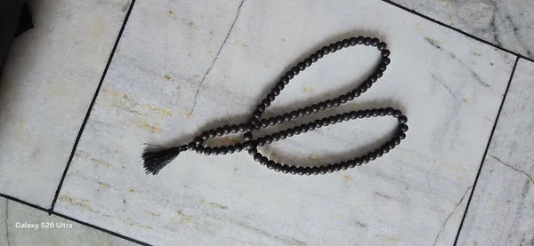 Authentic_Karungali_Mala_108_Beads_With_Black_Tassel