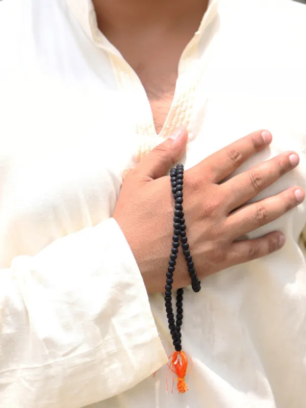 Authentic_Karungali_Mala_108_Beads_With_Yellow_Tassel