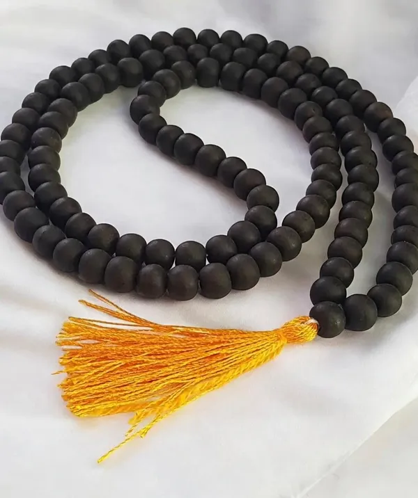 Authentic_Karungali_Mala_108_Beads_With_Yellow_Tassel