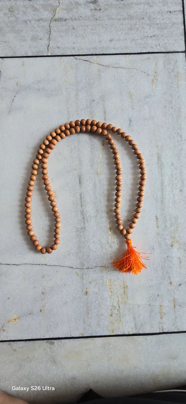 Pure_White_Sandalwood_Mala_(108_Beads)