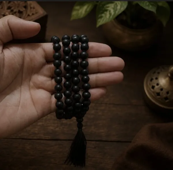 Authentic_Karungali_Mala_108_Beads_With_Yellow_Tassel