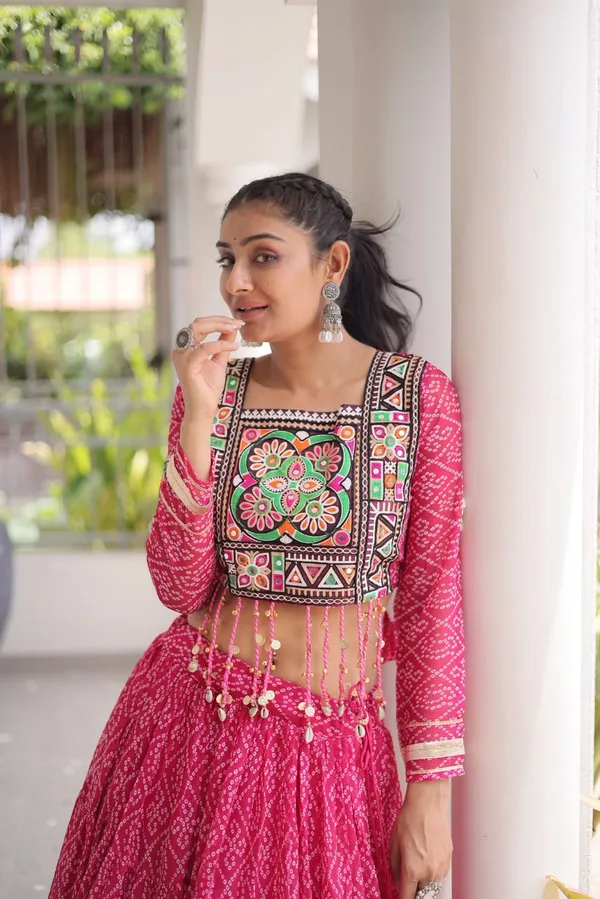 Designer_Bandhani_Lehenga_Choli_Set_Faux_Georgette_With_Kutchi_Patchwork