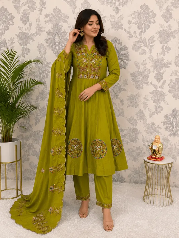 Premium_Designer_Viscose_Embroidered_Salwar_Suit_Green
