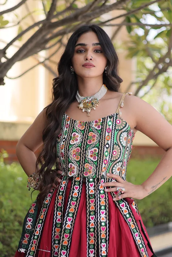 Navratri_Designer_Lehenga_Choli_2026_Kora_Cotton_With_Kutchi_Patchwork_Black