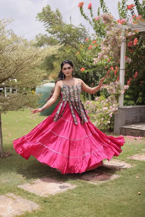 Navratri_Designer_Lehenga_Choli_2026_Kora_Cotton_With_Kutchi_Pink