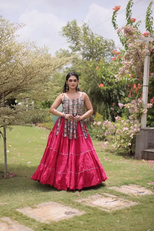 Navratri_Designer_Lehenga_Choli_2026_Kora_Cotton_With_Kutchi_Pink
