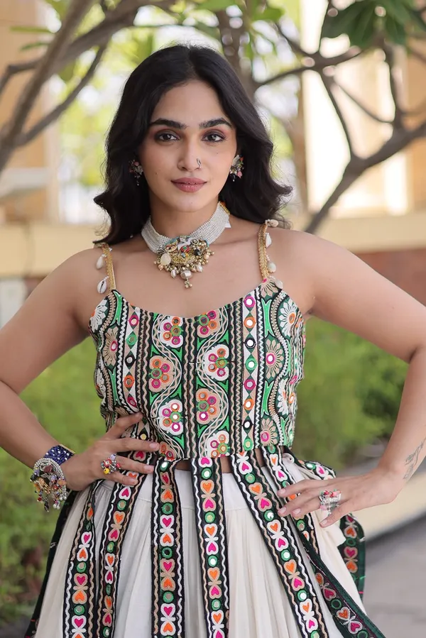 Navratri_Designer_Lehenga_Choli_2026_Kora_Cotton_With_Kutchi_Patchwork_White