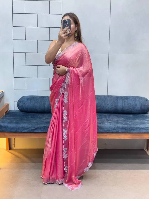 Loving_Heart_Diamond_Work_Border_Space_Silk_Saree