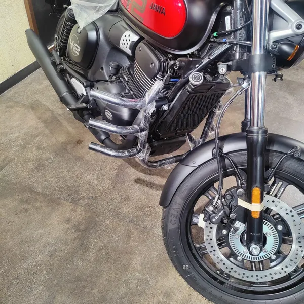 Jawa_42_Yezdi_Roadster_3_Rod_Airfly_Steel_Crash_Leg_Guard