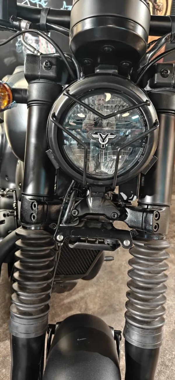 Motorcycle_Headlight_Grill_Guard