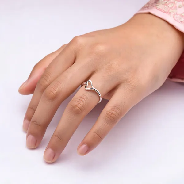 Silver_Tone_Heart_Design_Ring_For_Women